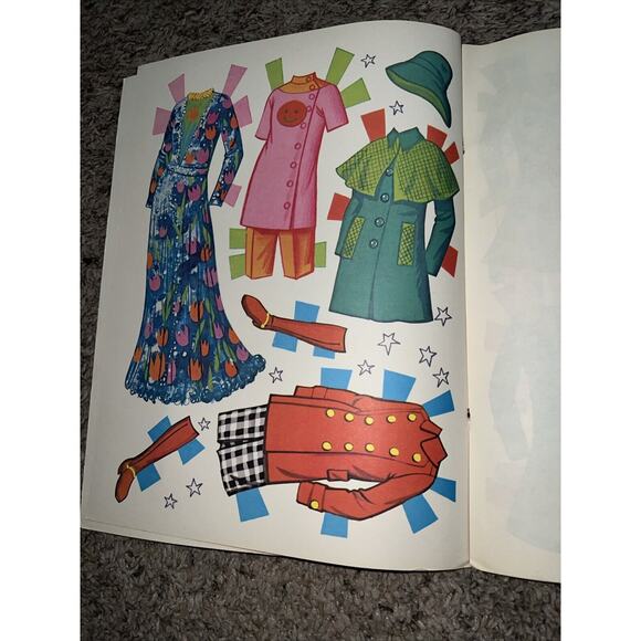 2 Vintage Whitman/Mattel FASHION PHOTO BARBIE & Malibu Francie Book 73-78 unused - Picture 5 of 14